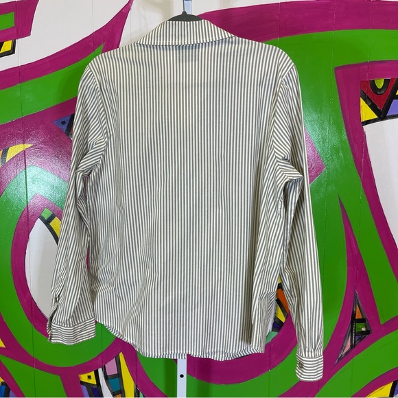 Linea, Striped with Floral Embroidery Details. Size Large. Excellent condition! - Picture 6 of 6